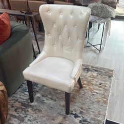 Elegant Tufted Dining / Accent Chair