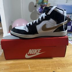Nike Retro 1s  Mid SE White/black Gold Swoosh