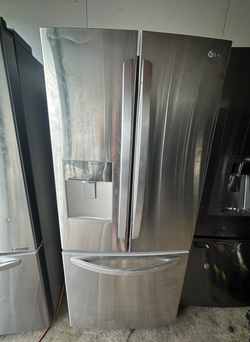 LG French Door Refrigerator Stainless with IceMaker