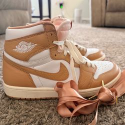 Women Air Jordan 1 ‘Praline’