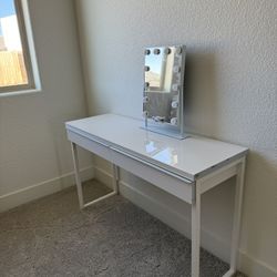 Vanity Desk with mirror