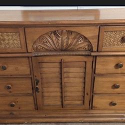 Tommy Bahama Palm Court Coastal Dresser