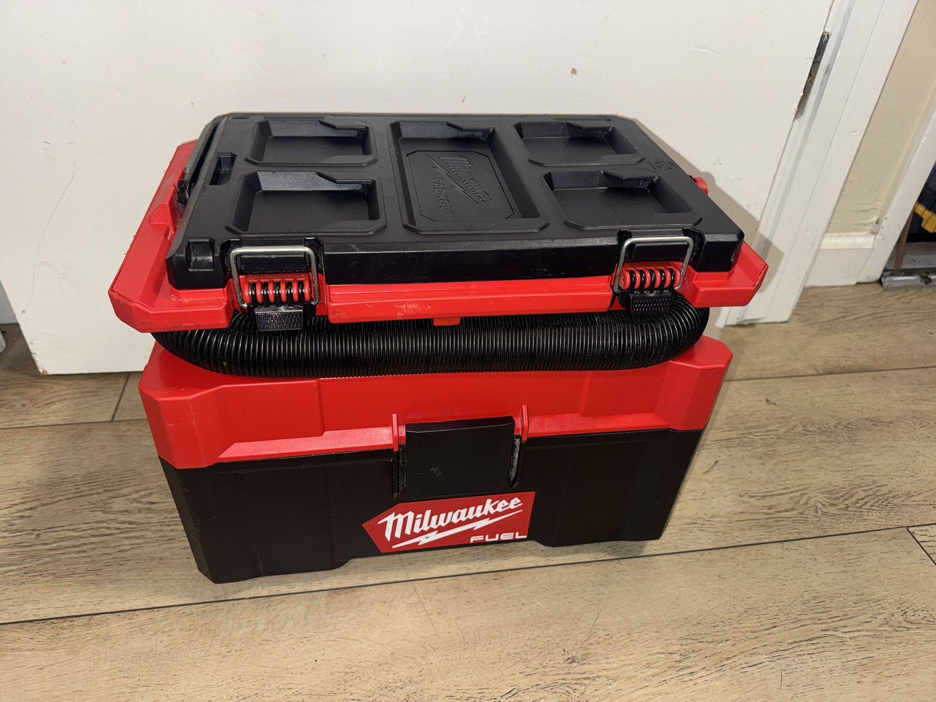 Vacuum M18 Milwaukee