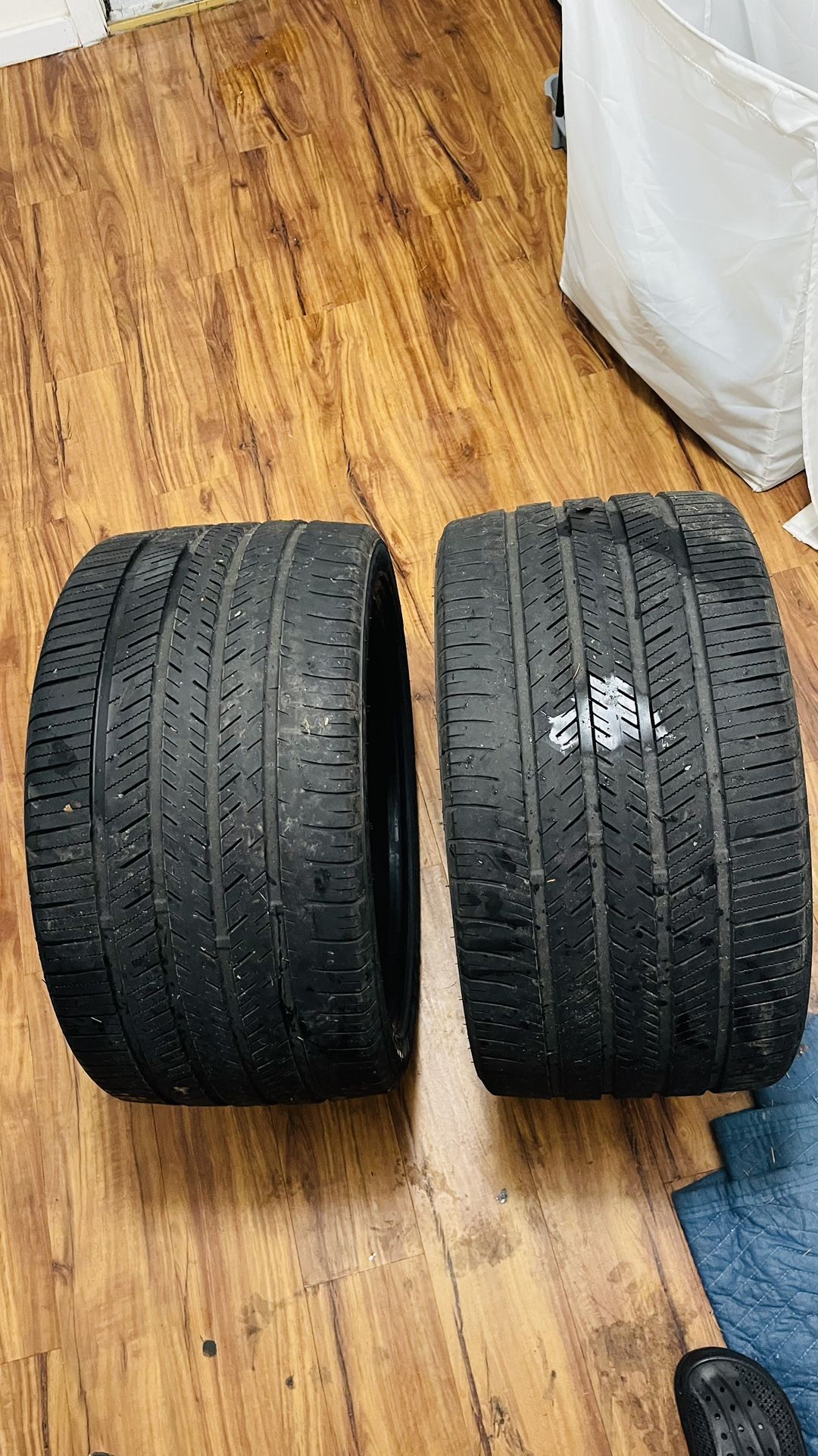Two Tires Atlas 305/30/18