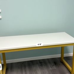White And Gold Nail Table 