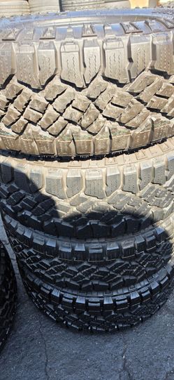 265/65r17 Goodyear wrangler duratrac *4] tires
