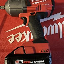 Milwaukee 2767-20  1/2 Square Ring Impact Wrench W/M 18 High Output XC8.0 BATTERY NO CHARGER