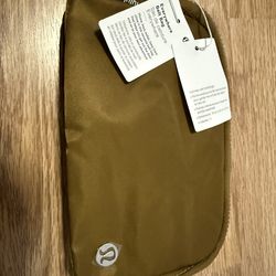 Lululemon Everywhere Belt Bag 1L Burnt Caramel
