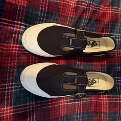 Vans Shoes In Excellent Condition  Us Size  For Men 8.0  Women 9.5