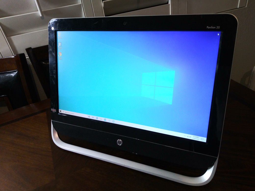 HP All In One Desktop Computer. 20 Inch Display. Windows 10. Microsoft Office. WiFi. 90 Day Warranty!!