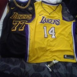 https://offerup.com/redirect/?o=QWMuR3JlZW4= Size 60......Doncic Size 54  Both For 60