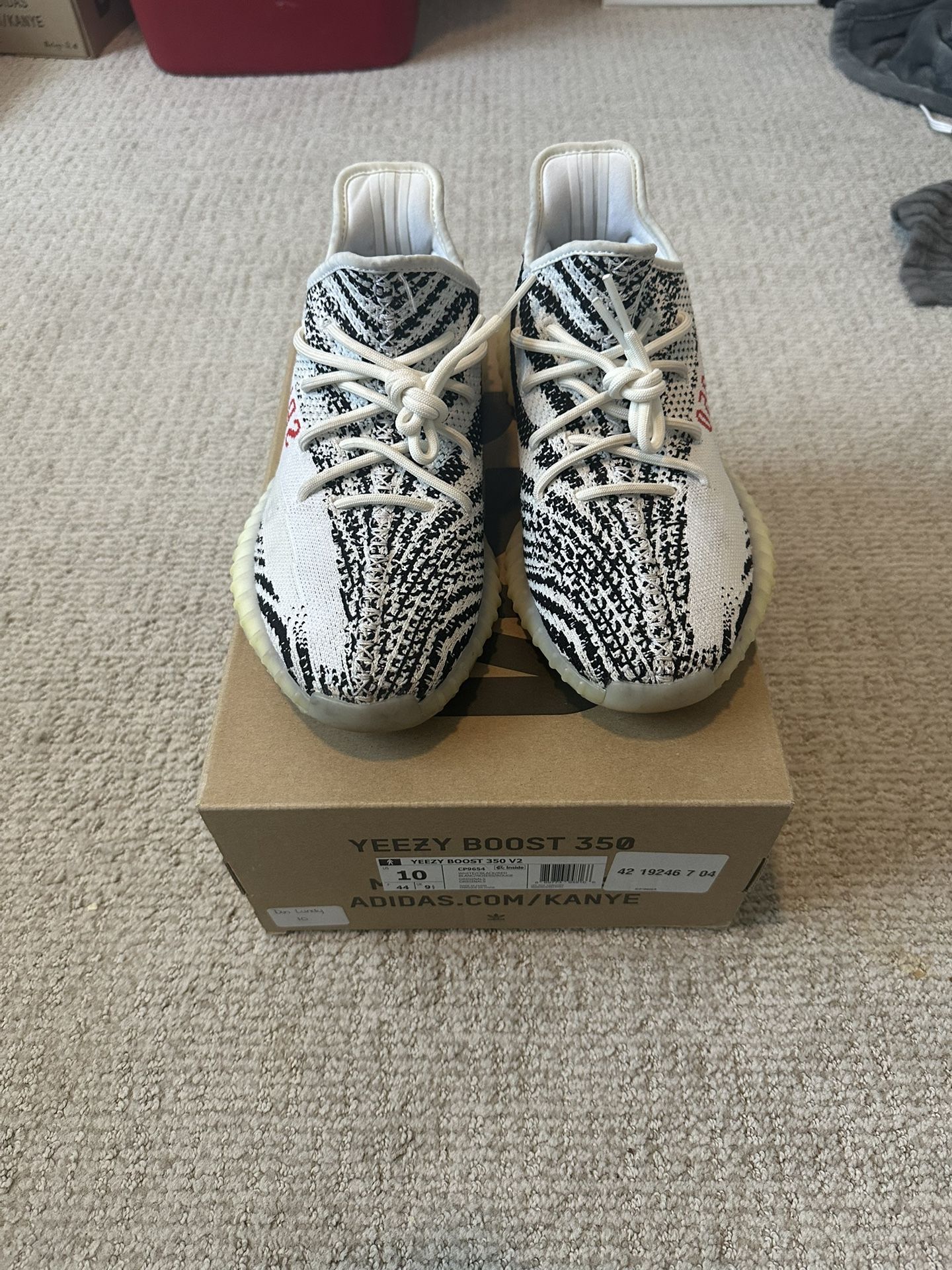 Adidas Yeezy Boost V2 ‘Zebra’