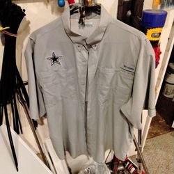 Cowboys Columbia Button Up Shirt Size L