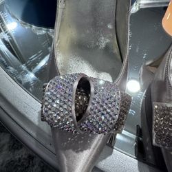 Stuart Weismann  Size 7 Heel Bling Bow tie