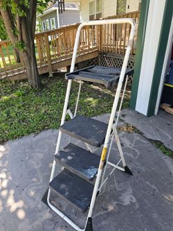 Step ladder