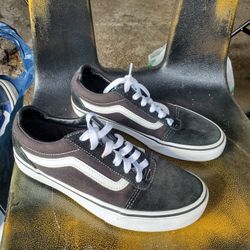 Vans For Kids Size 4