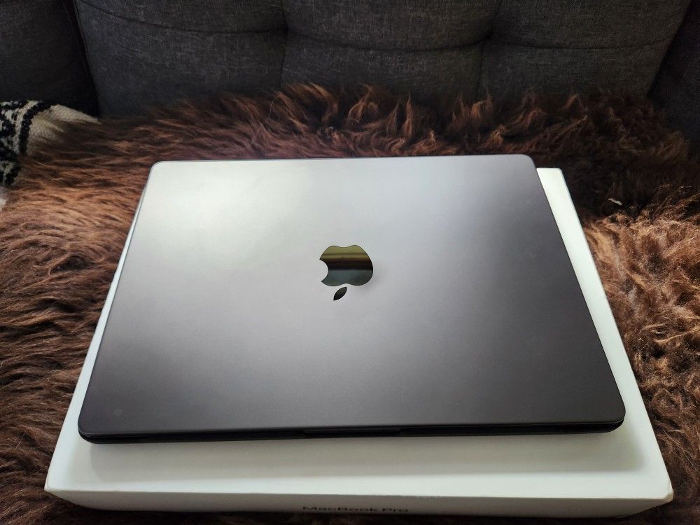 Apple MacBook Pro 14" M3 Max 16 CORE -64GB-2TB- EXCELLENT CONDITION - $3,100 (PDX)
