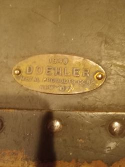 Vintage 1949 Doehler Army Footlocker