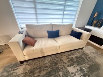 Upholstered Sofa – Modern/Contemporary