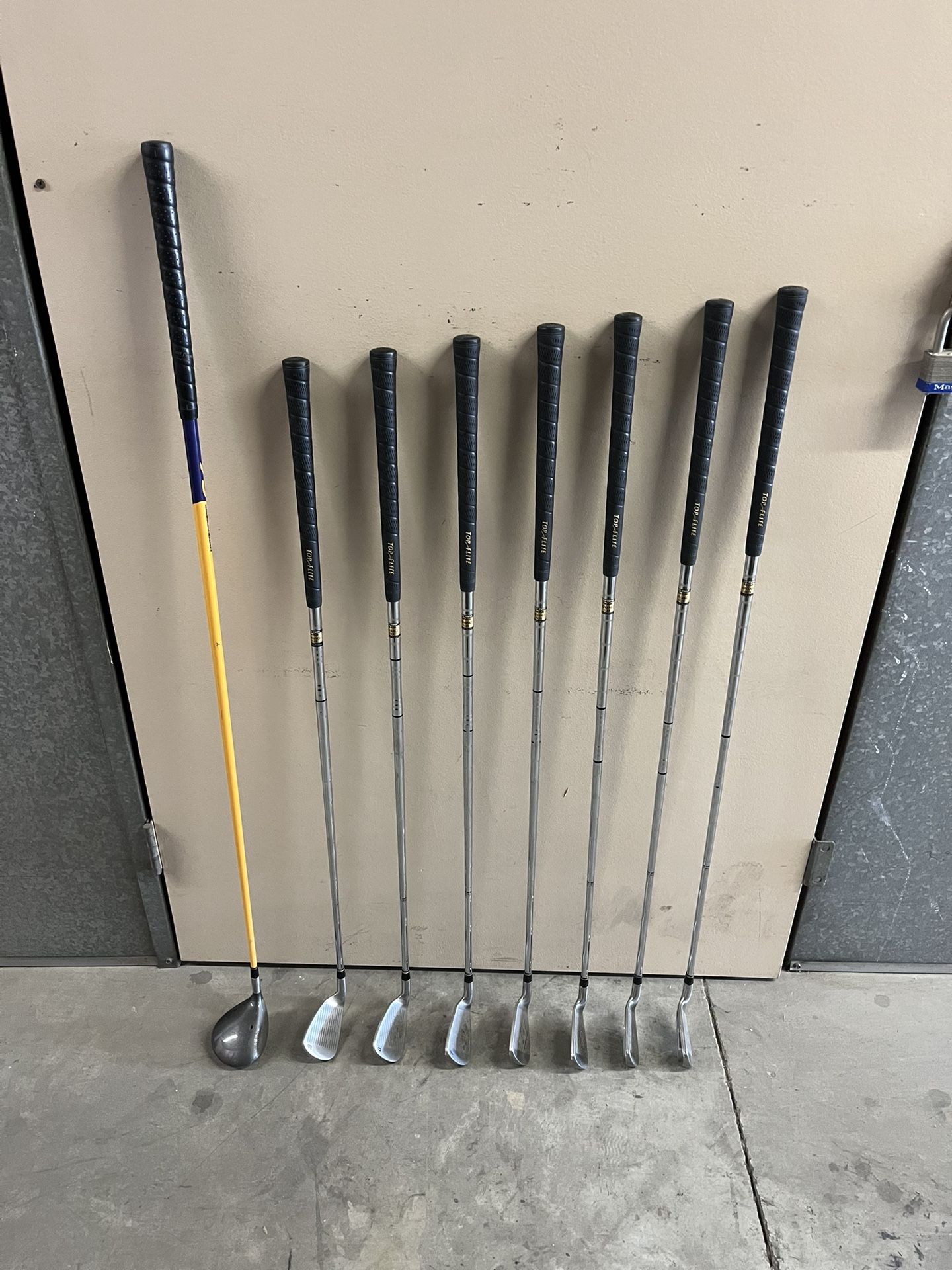 WOMEN'S-LADIES RIGHT HANDED GOLF CLUBS SET - PERFECT 4 BEGINNER!