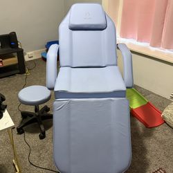 Lash Chair With Stool 