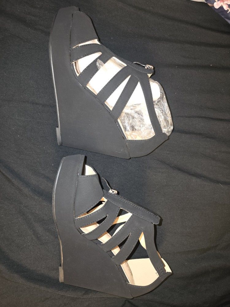 Brand New Size 8 Wedges