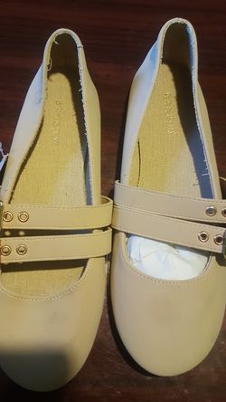 Women's shoes