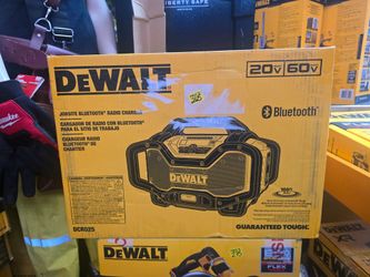 DeWalt DCR025 Jobsite Bluetooth Radio Charger