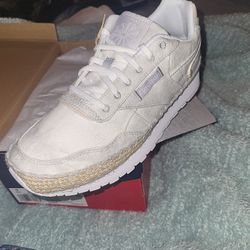 Reebok Size 9