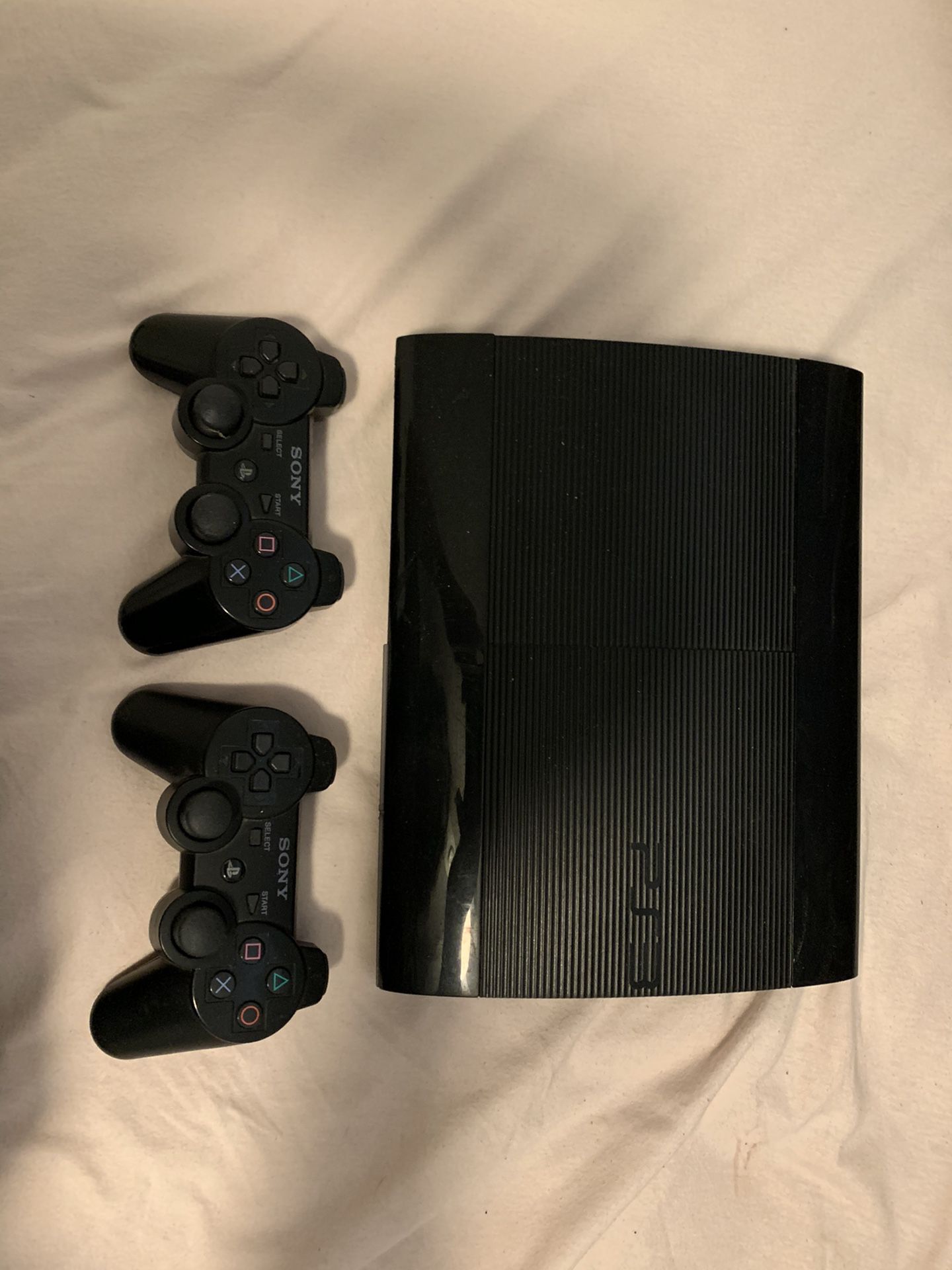 PS3 w/ 2 controllers
