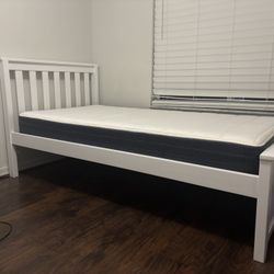 Twin Bed w/ Mattress (Cama twin Con Colchón)