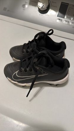 Baseball cleats