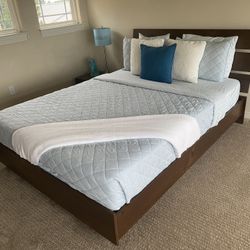 Queen Bed With Side Table And Mattress