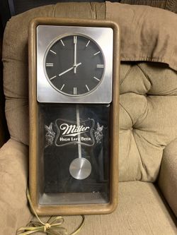 MILLER HIGH LIFE BEER VINTAGE WALL CLOCK