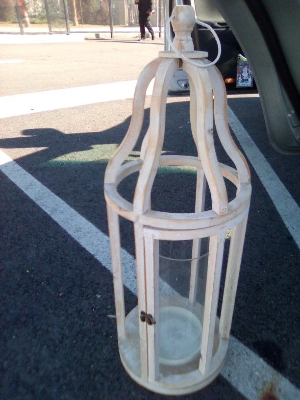 Indoor/Outdoor Wood Lamper With Glass Candle Holder Read Description