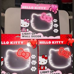 HELLO KITTY ACCESORIES/WALL DECOR 