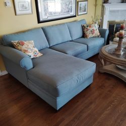 Couch/Sofa Sectional 