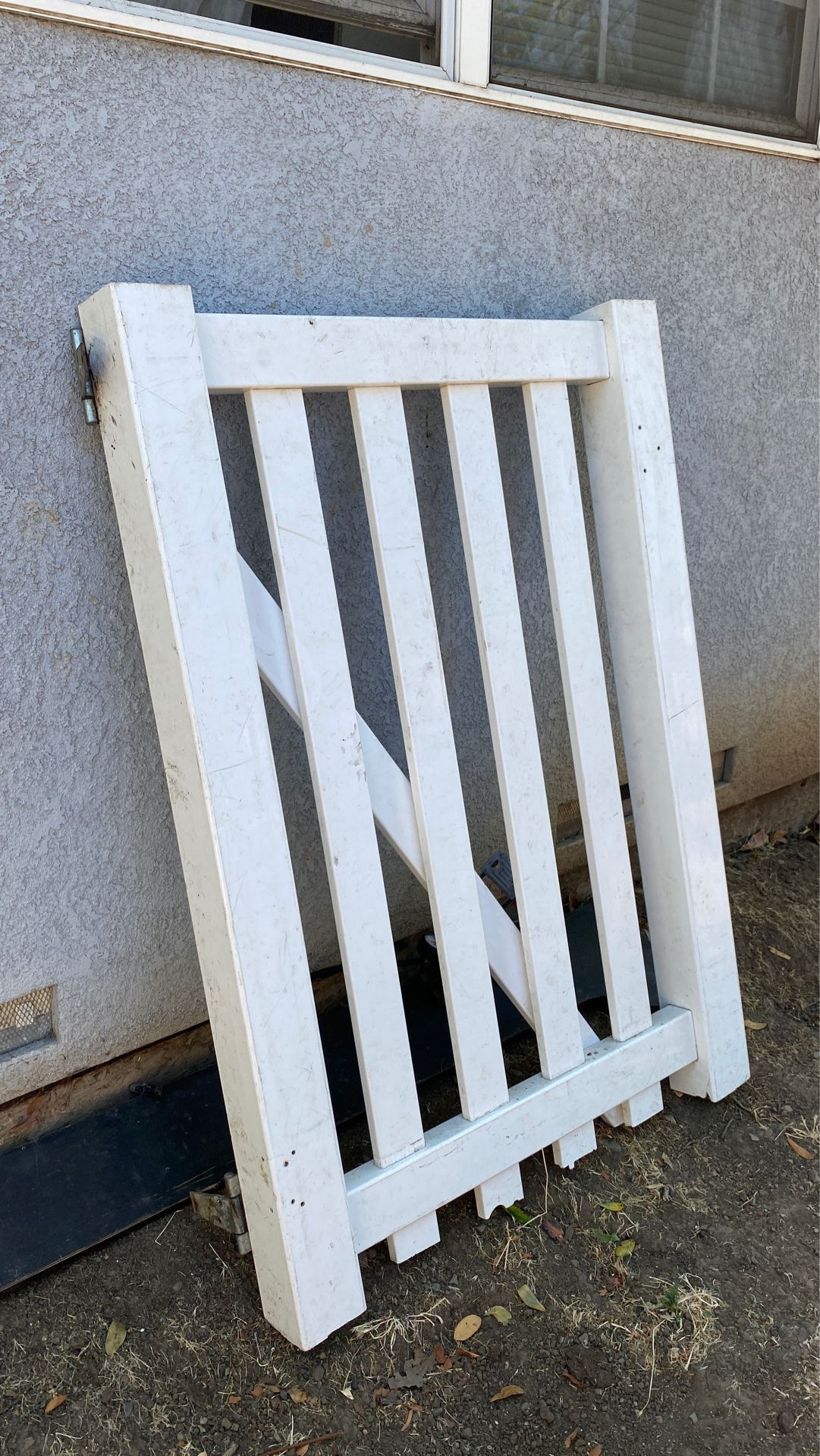 White heavy duty plastic gate for farmers/farm house