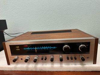 Vintage Pioneer SX-990 Solid State AM/FM Stereo Receiver. Wood Case.
