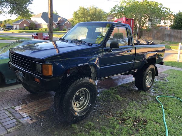 1985 toyota pickup truck