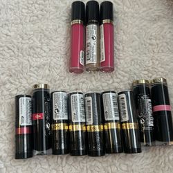 Elizabeth Arden Lip Gloss And Lip Stick Bundle 