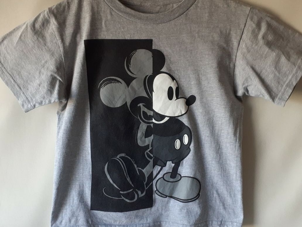 Mickey Mouse boys gray short sleeve graphic t-shirts size XS