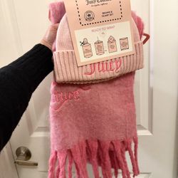 Juicy Couture Beanie And Scarf Set