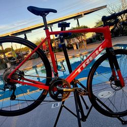 2024 trek Domane AL4 GEN 4 gravel roadbike size 58cm XL 22 speeds shimano tiagra less than 50 miles of use like new..