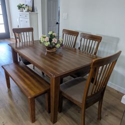Dining table set