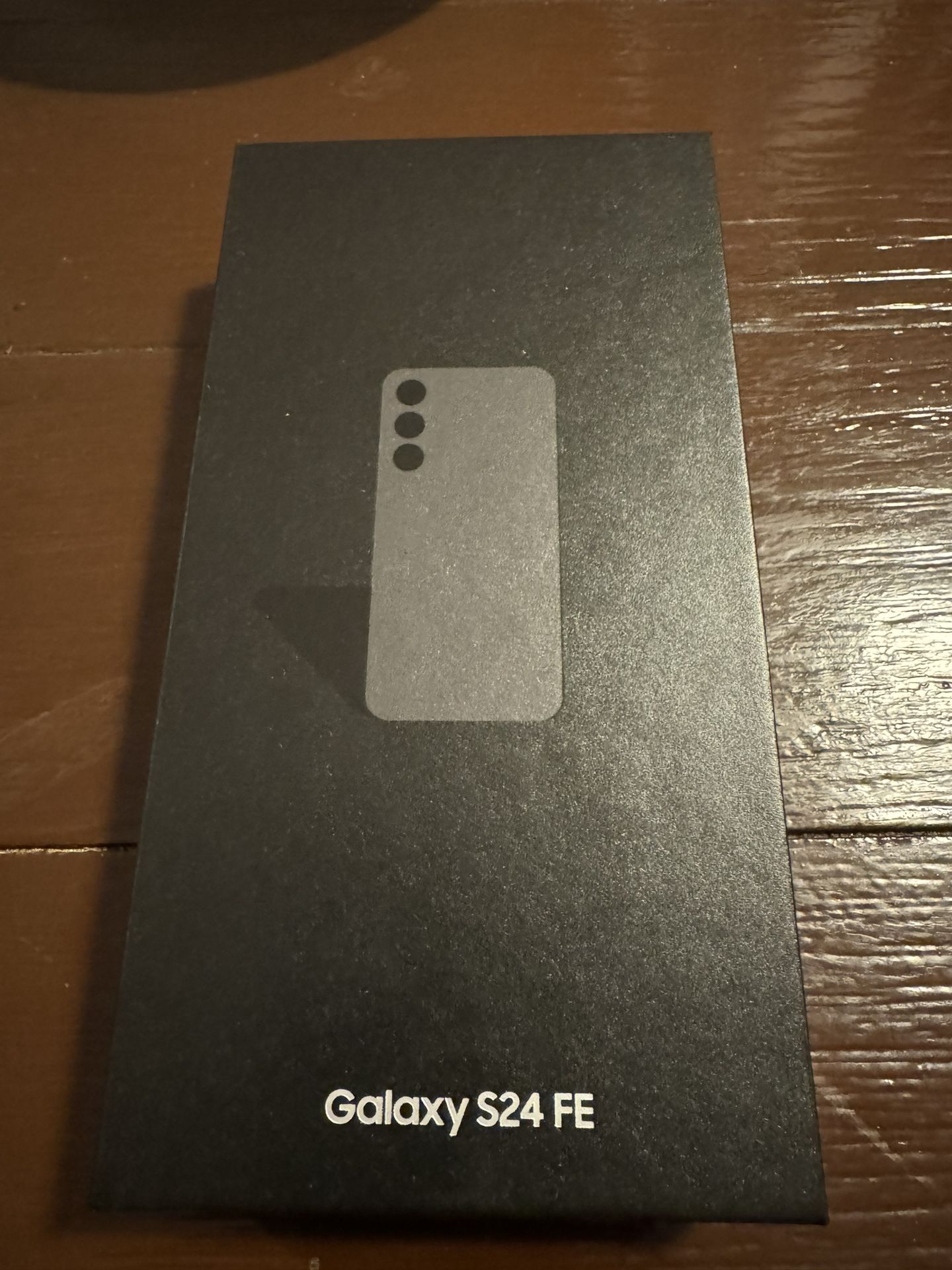 Samsung Galaxy S24 Fe for Cricket “Brand New” 128gb-Come over and try it out-Im 15 minutes from the Outlet Mall-También Habló Español