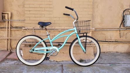 Firm strong beach cruiser with basket