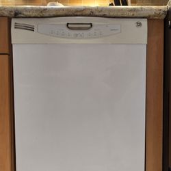 GE White Dishwasher 