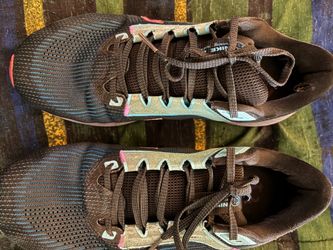 Mens NIKE Tennis Shoes 10.5