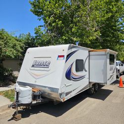 Travel Trailer-2014-Lance-$22,000
